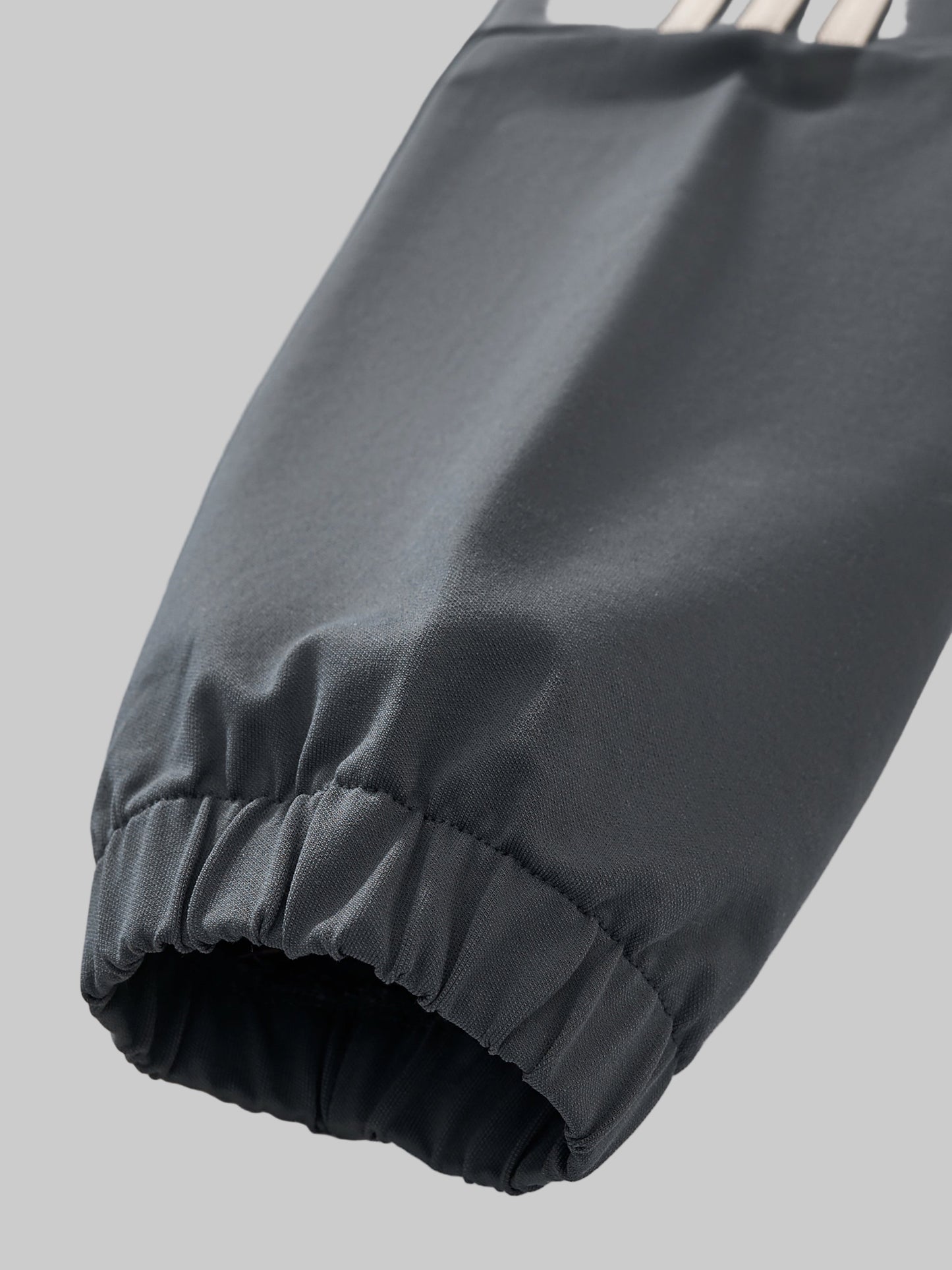 1721 Color-Block V-Neck Long-Sleeve T-Shirt